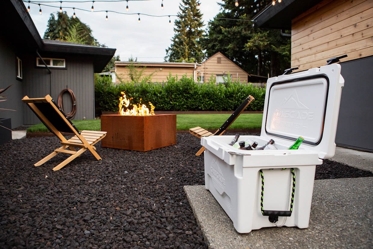 Mountain store tech cooler