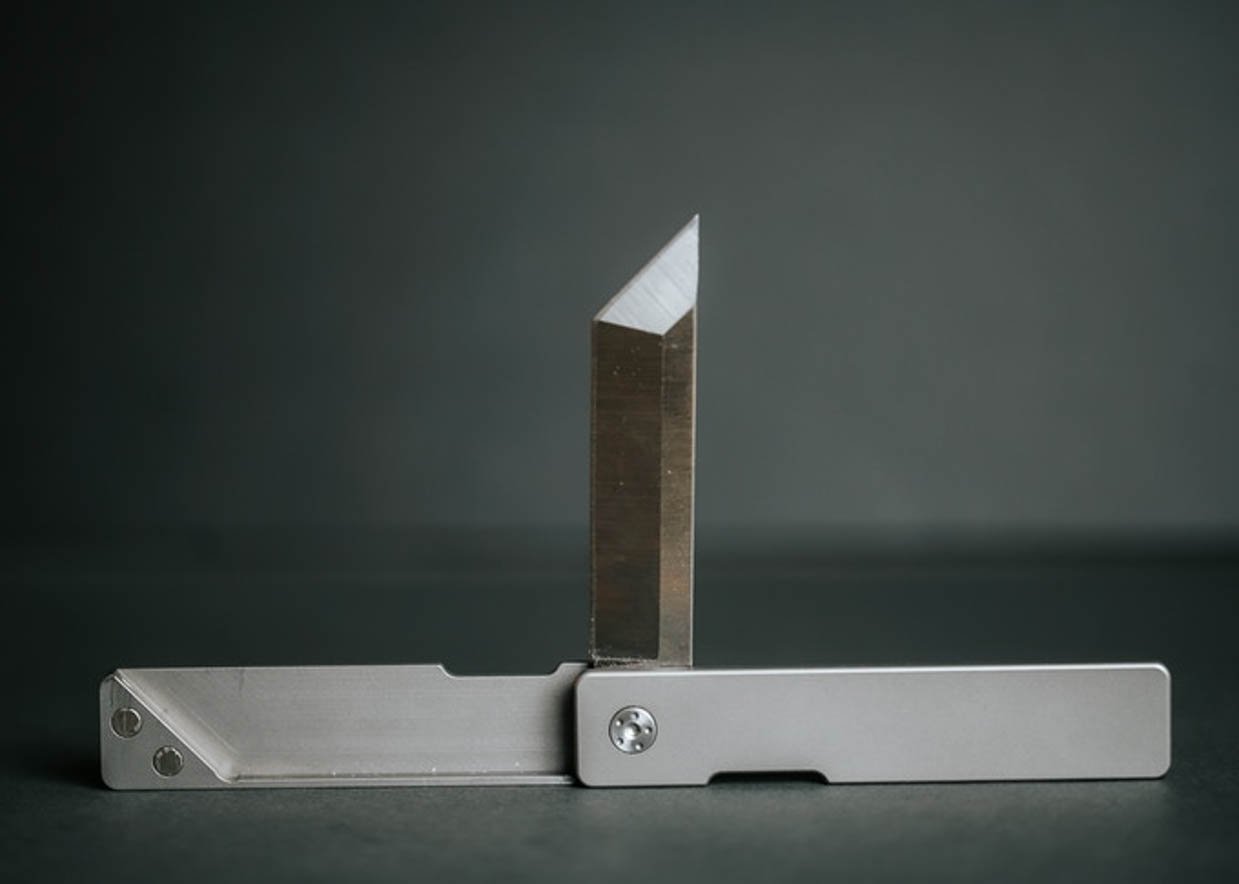 MagBlade Magnetic Titanium Knife