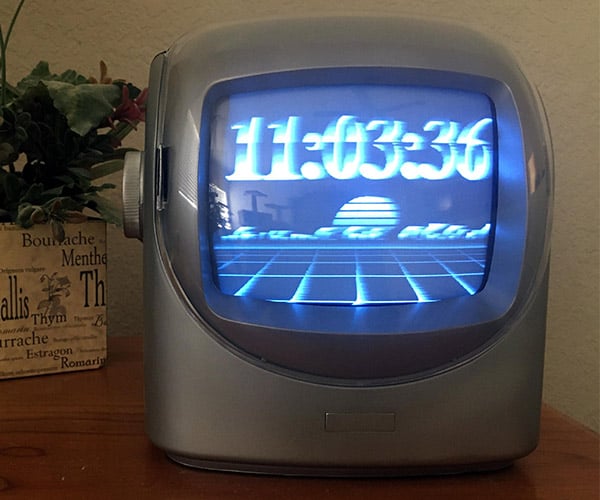 Retro ’80s TV Clock