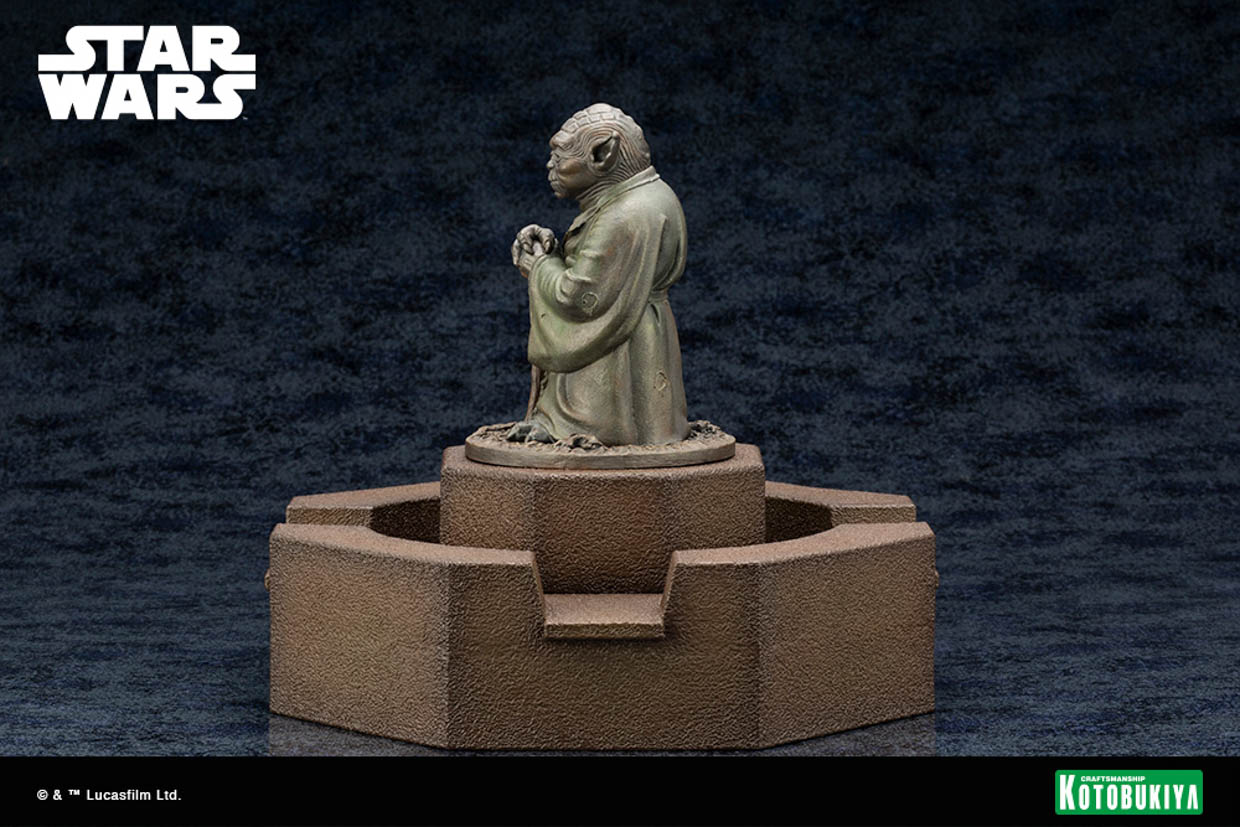 Miniature Yoda Fountain Statue