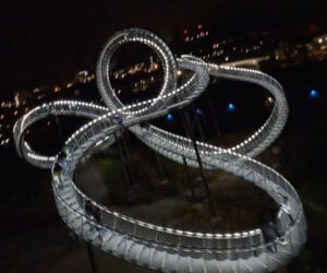 Rollercoaster Staircase Flythrough