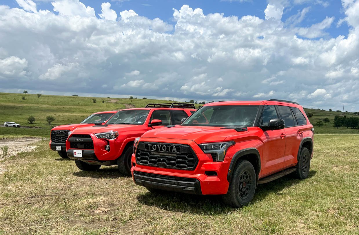 [High Resolution] Toyota Sequoia 2023 Orange