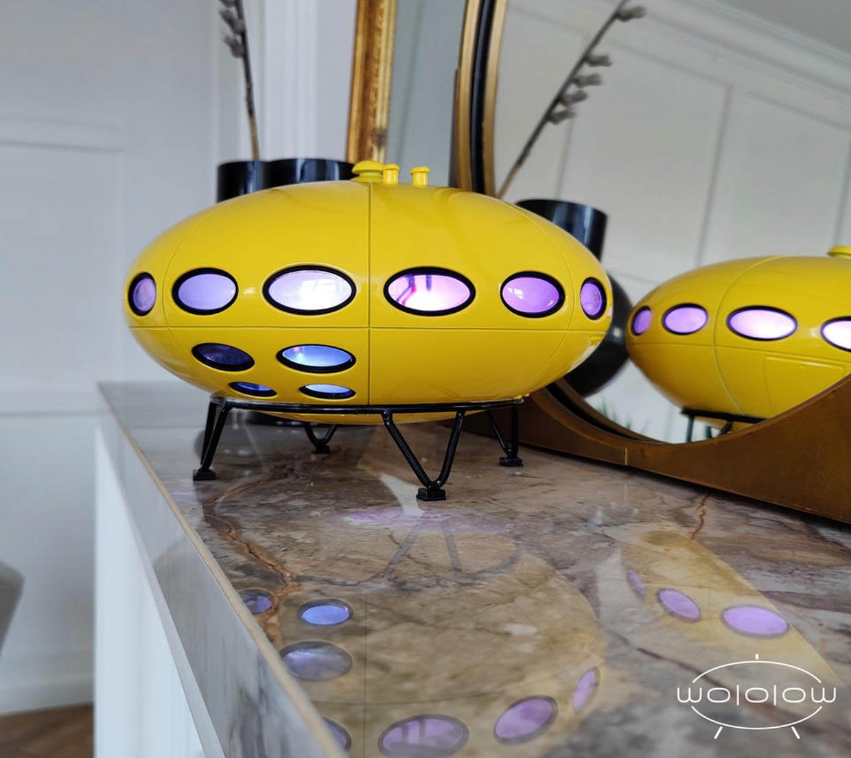 WOLOLOW Futuro House Lamp