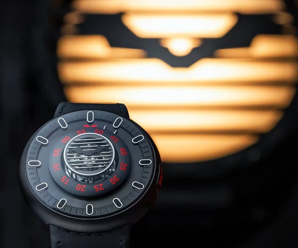 Kross Studio Batman Watch + Bat-Signal Display