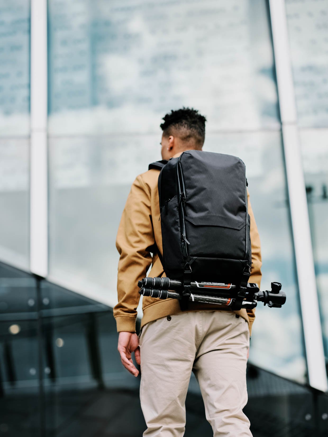 Alpaka Elements Travel Backpack Keeps You Organized on the Go