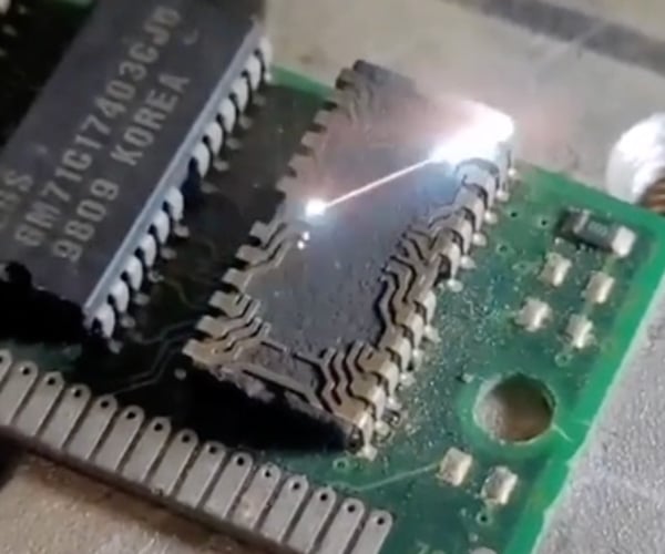 Decapsulating an Integrated Circuit