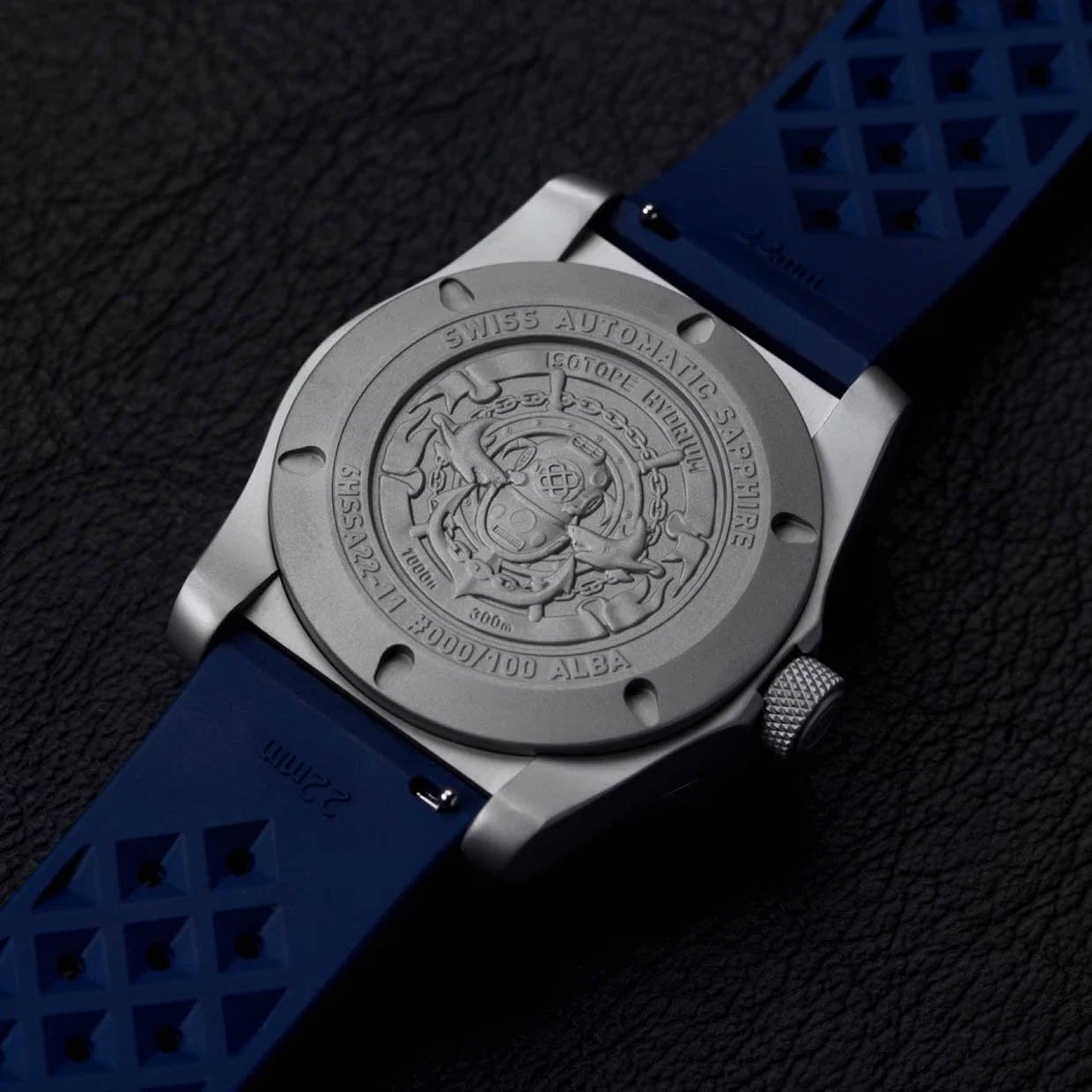 Isotope Hydrium Alba Watch