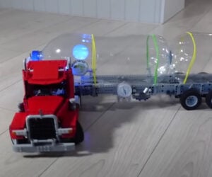 Air-powered LEGO Truck
