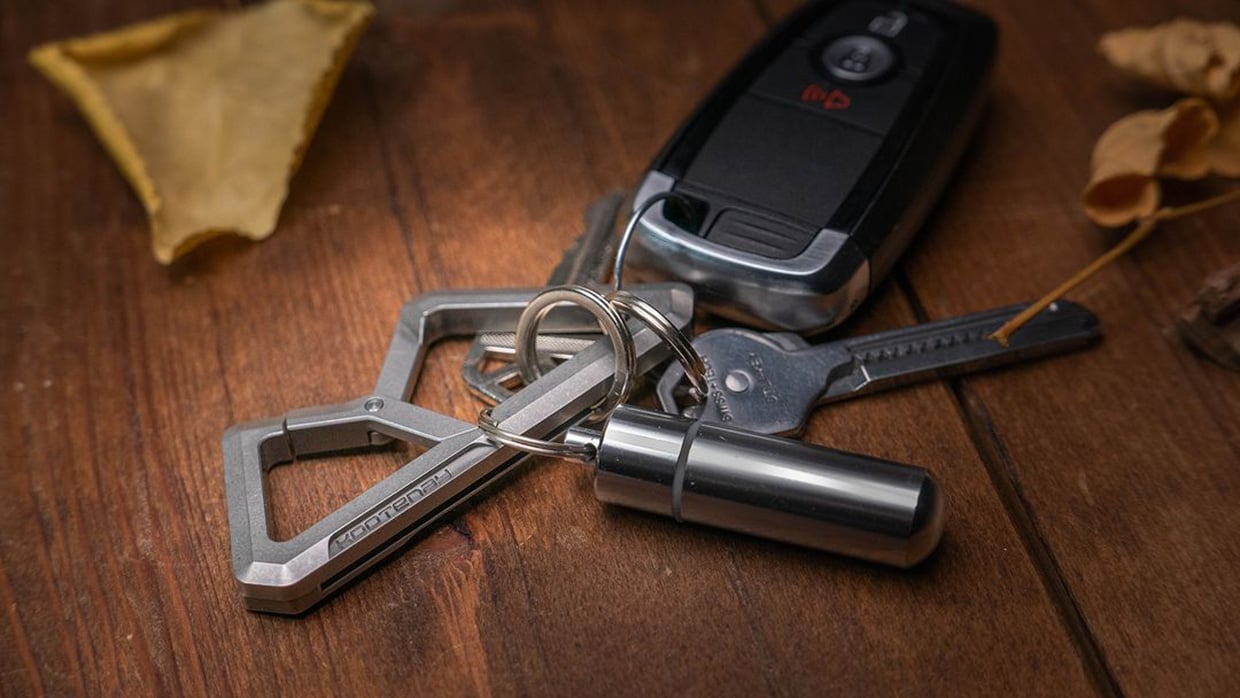 Kootenay Titanium Carabiner Clip