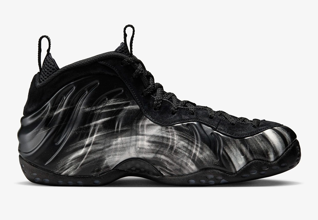 Nike Foamposite One Black and White