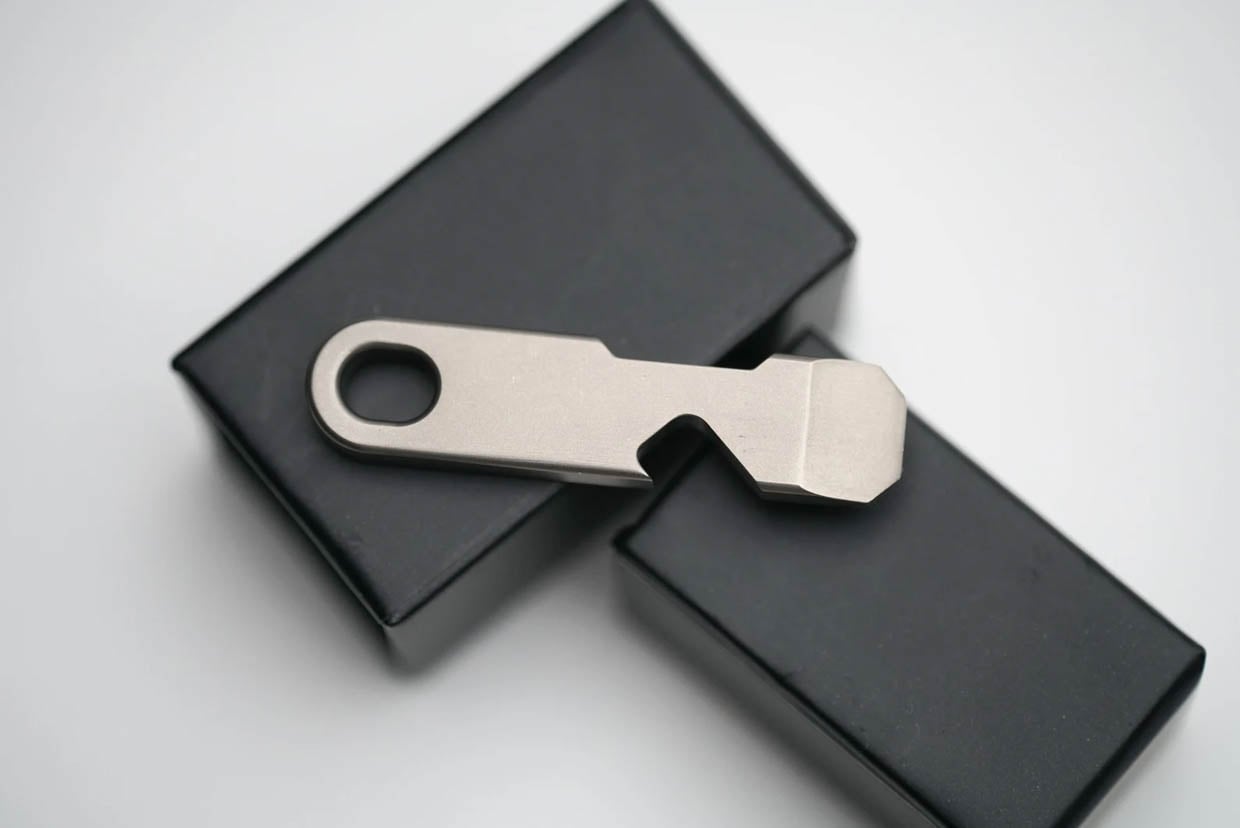 SlimPry Titanium Pocket Pry Bar