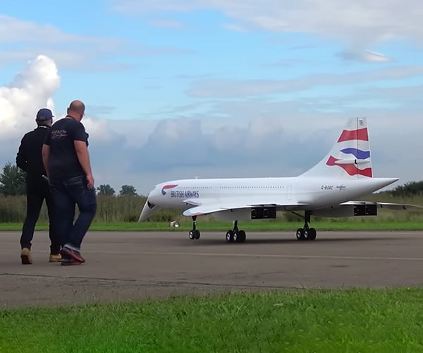 Flying a Giant R/C Model of the Concorde