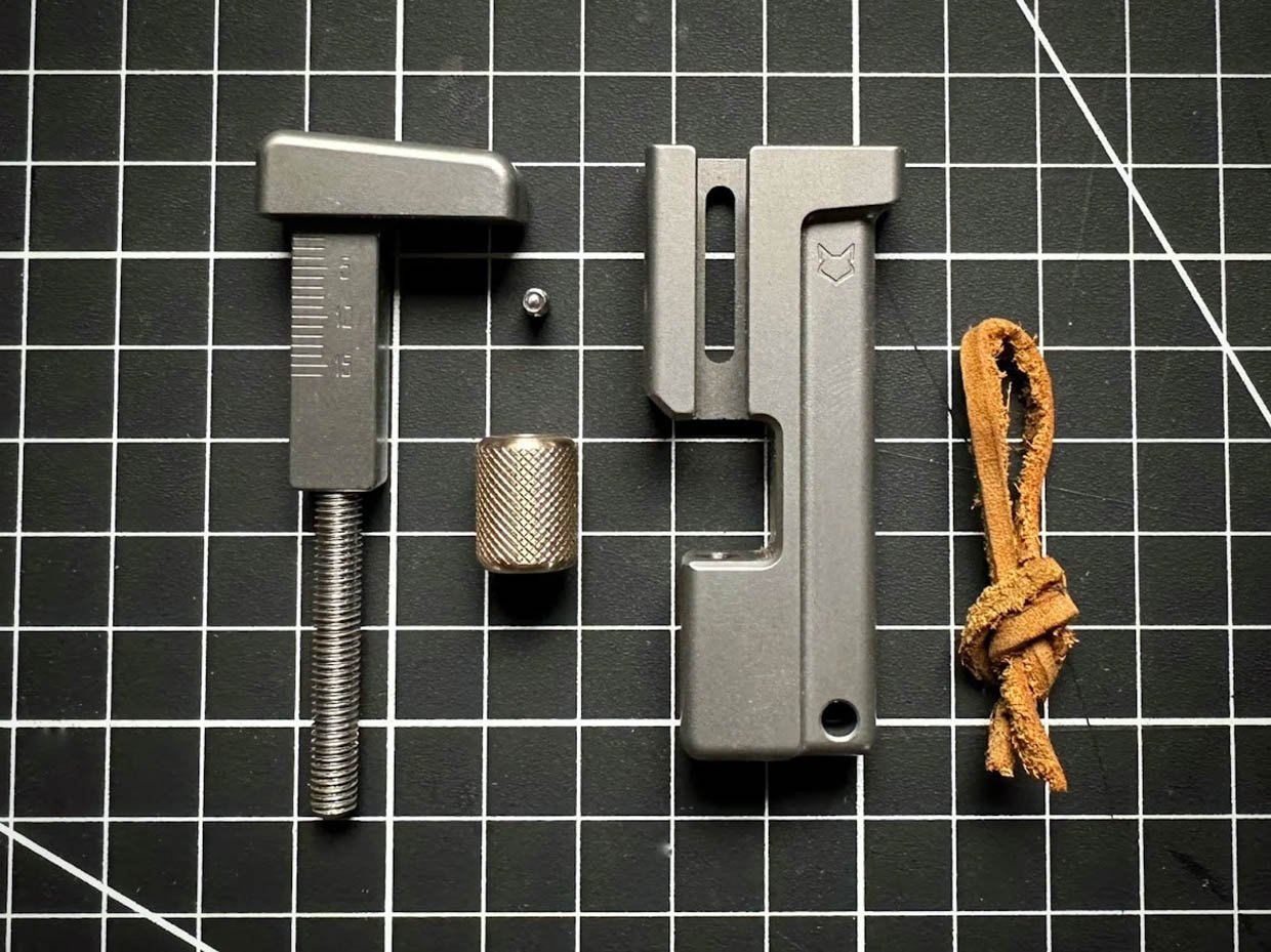 Atom Adjustable Wrench