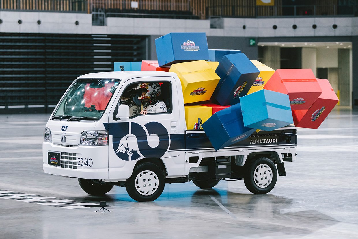F1 Drivers Compete in Tiny Kei Trucks