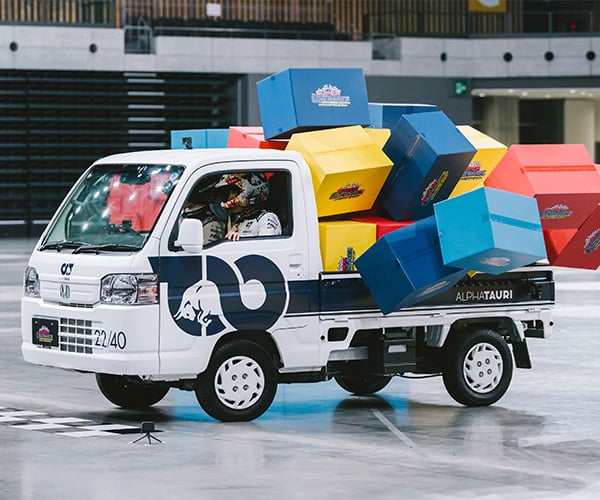 F1 Drivers Compete in Tiny Kei Trucks