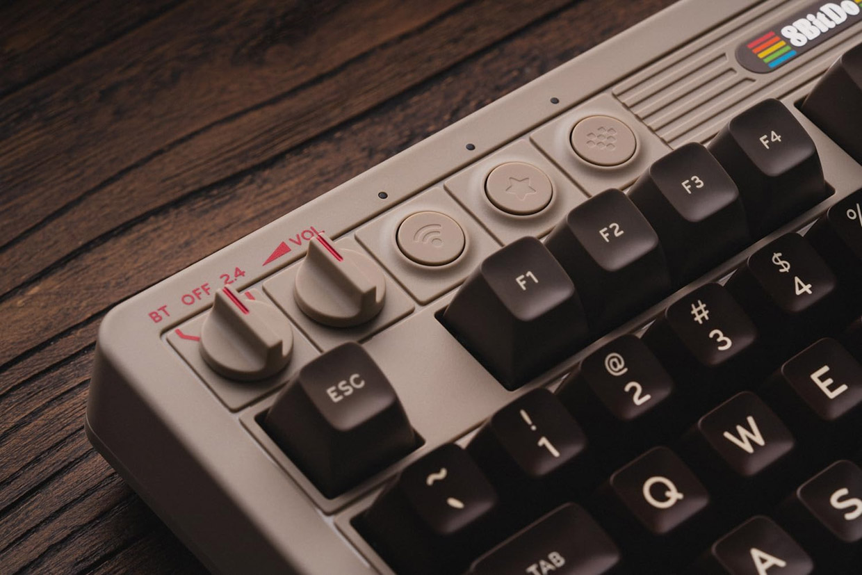 8BitDo C64 Edition Retro Keyboard