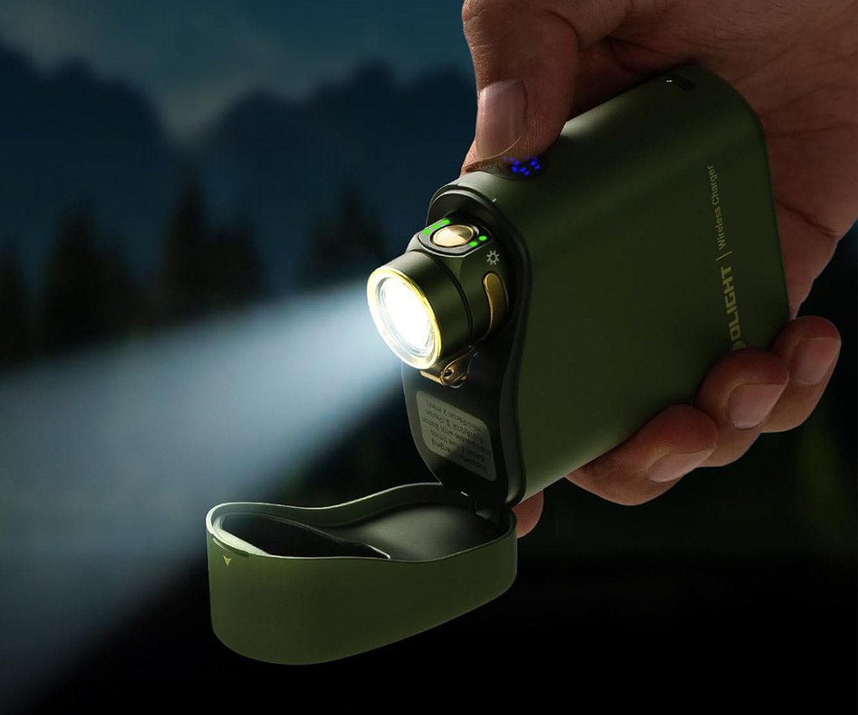 Olight Baton4 Premium Edition Flashlight Kit