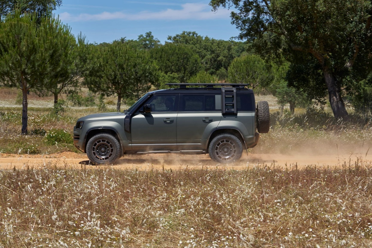 2025 Land Rover Defender OCTA