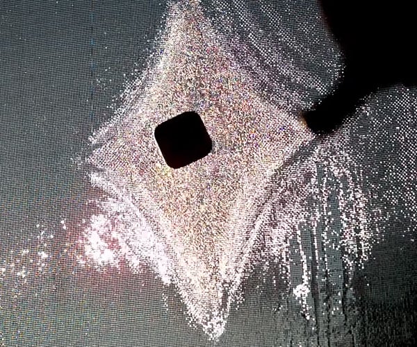 Star-Shaped Screen Shockwaves