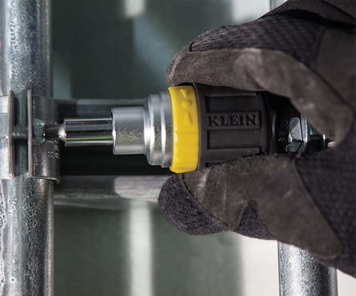 Klein Tools Stubby Ratchet Screwdriver