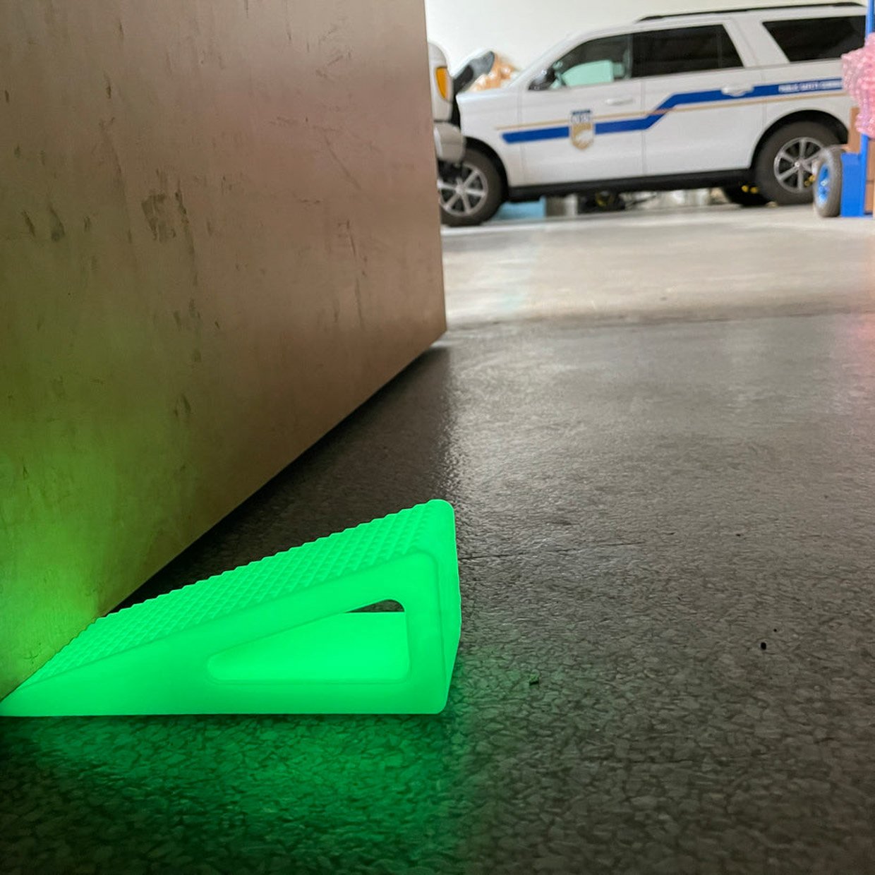 CountyComm TGW Glow Door Wedge