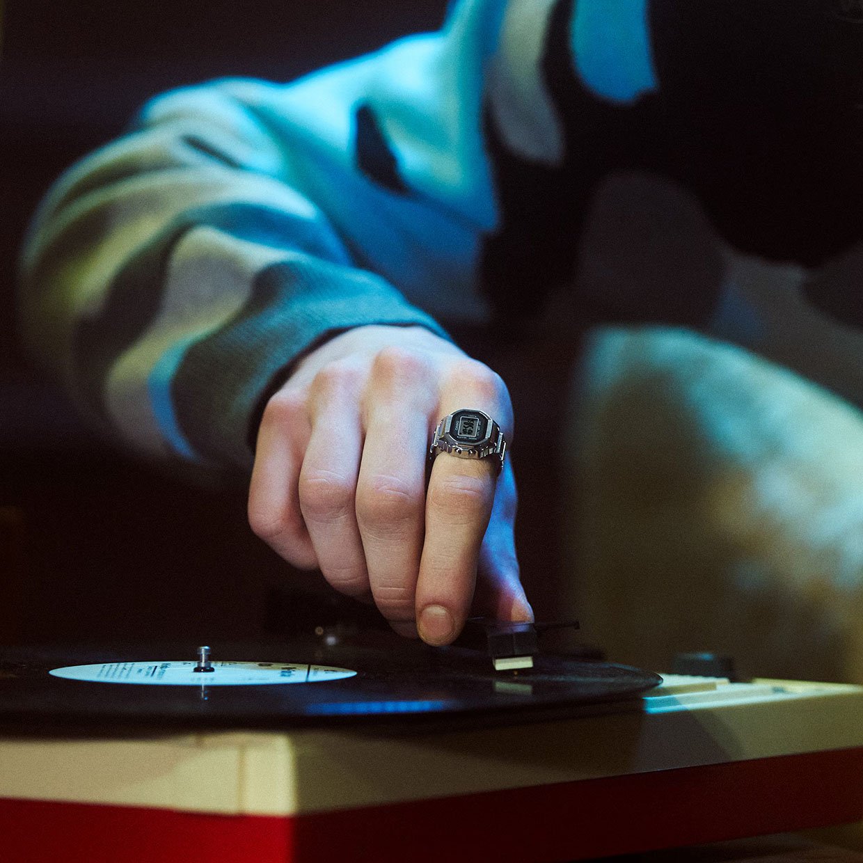 Casio Bucks the Smart Device Trend with a Simple Retro Ring
