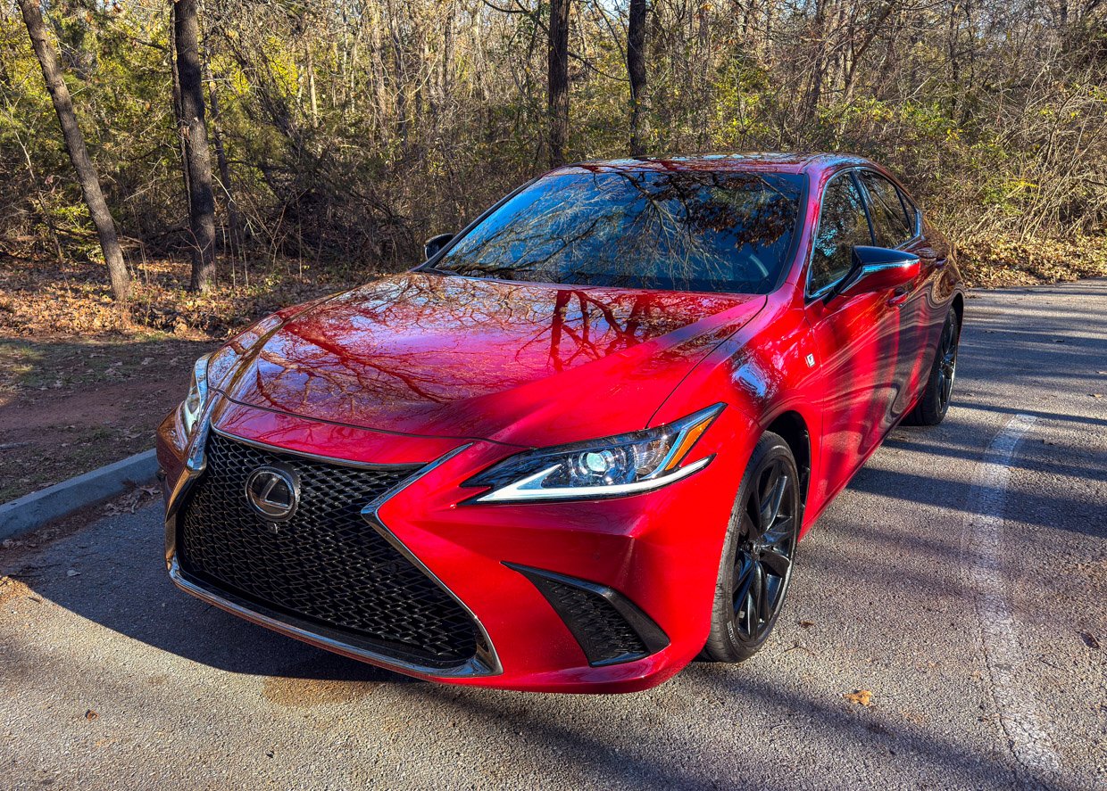 Driven: 2025 Lexus ES 300h F SPORT Handling