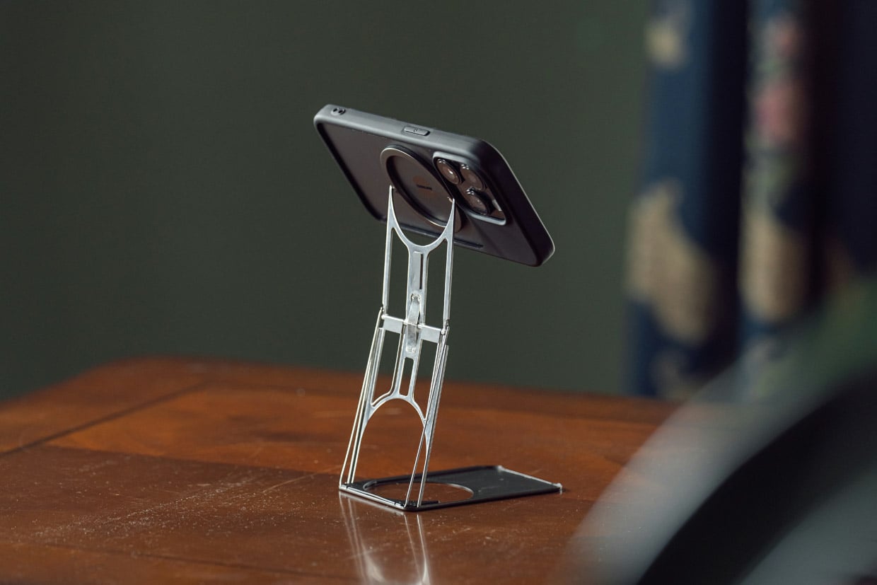 The Majextand S Stainless Steel iPhone Stand Is as Slim as They Get