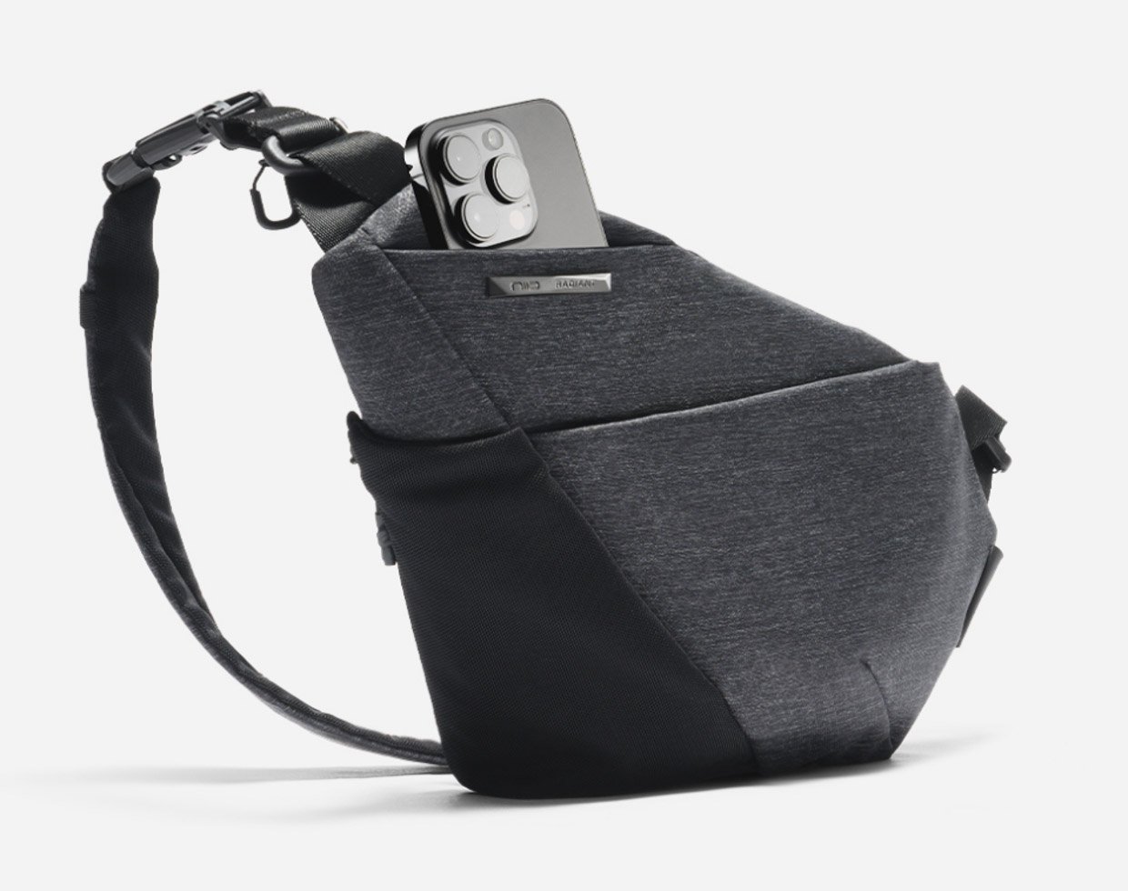 バッグ FINO V Sling Bag FINO V Ultra-slim Tech Sling – NIID