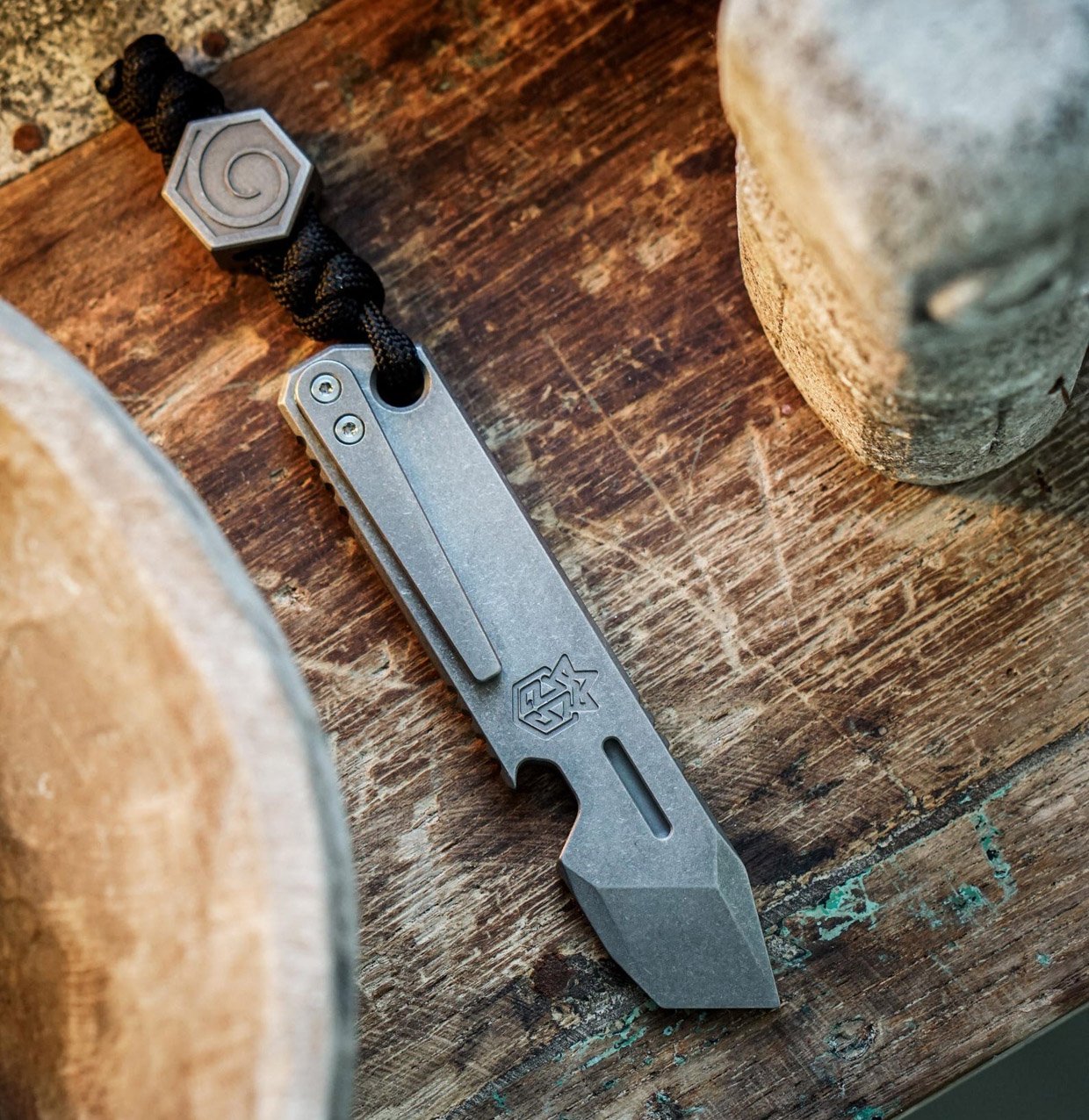 Kronos V2 Titanium Pry Bar