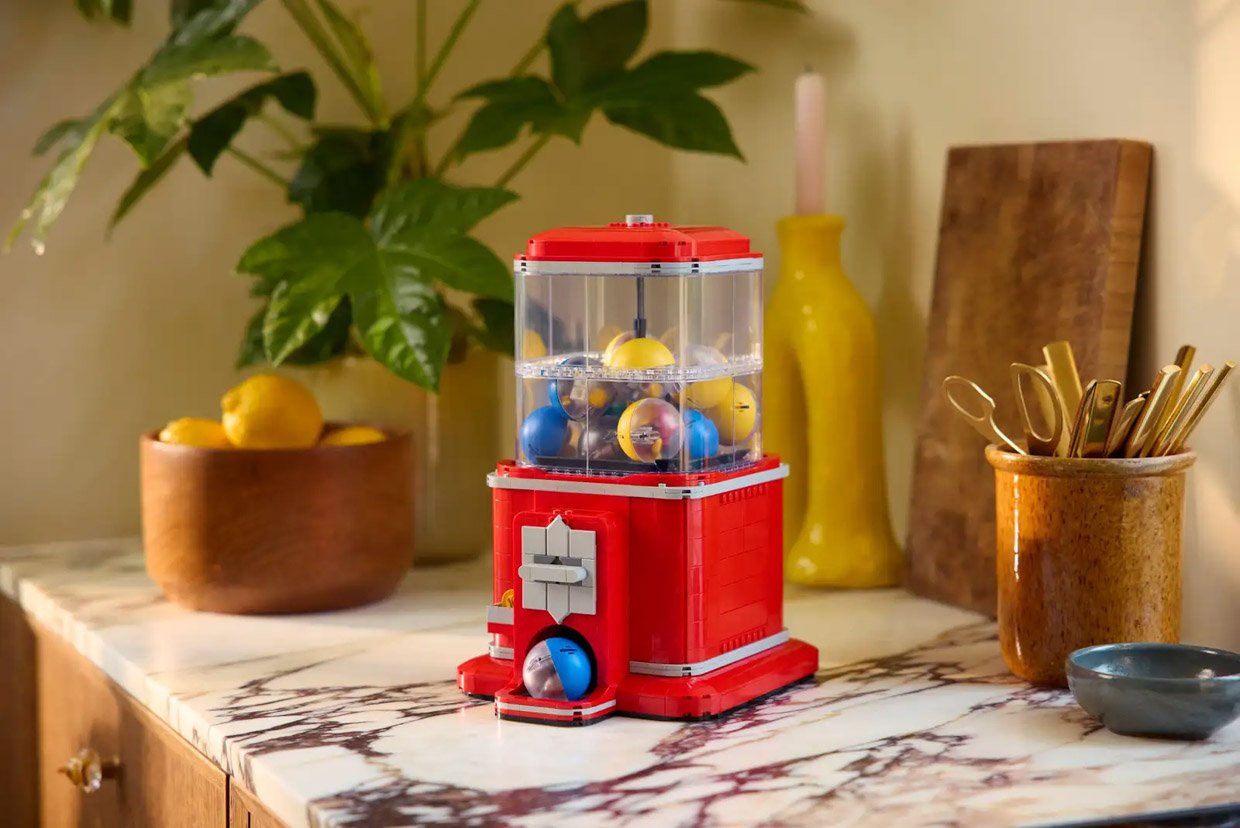 LEGO Ideas Minifigure Vending Machine