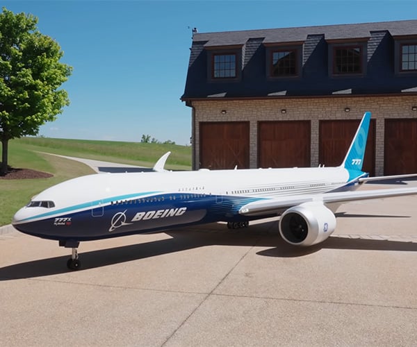 World’s Largest R/C Boeing 777X
