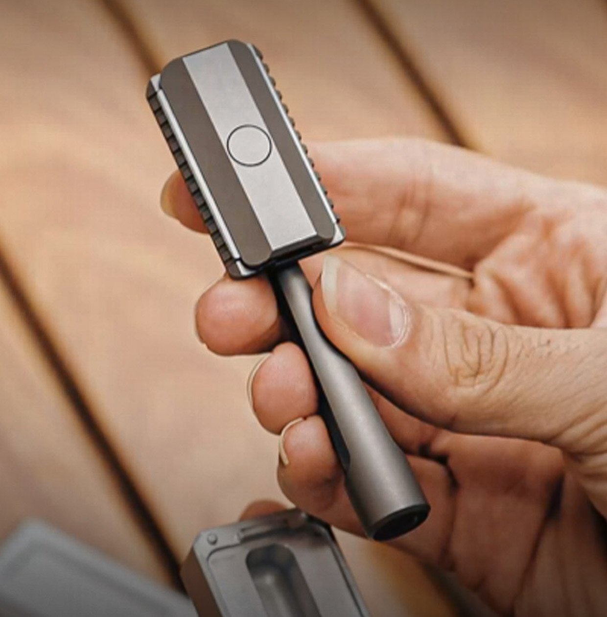 ModuRazor V2 Folding Travel Razor