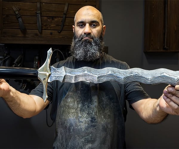 Forging a Zweihänder Sword from Scratch