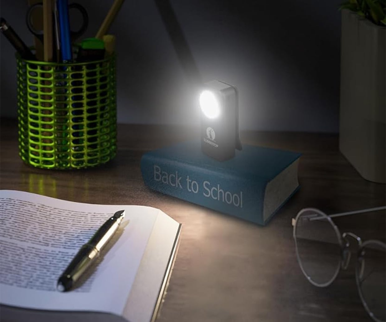 The Clip-on Lumintop F01 Pro Is a Flashlight You Can Wear