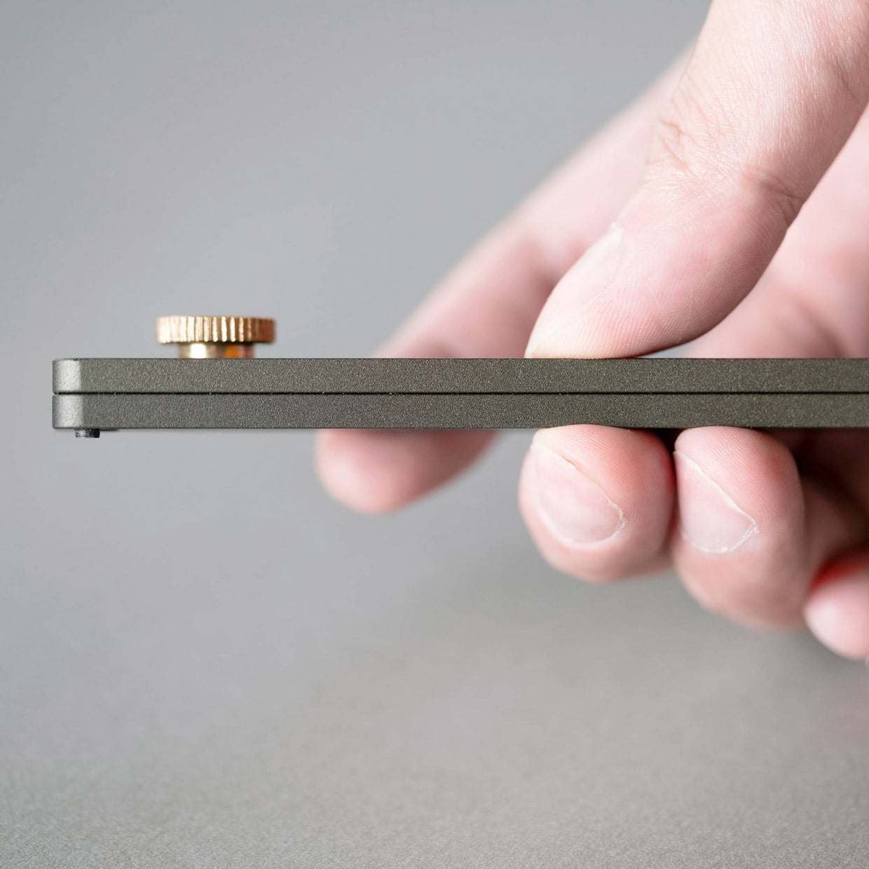 HMM Utility Knife Combines Minimalist Design and Precision Cutting