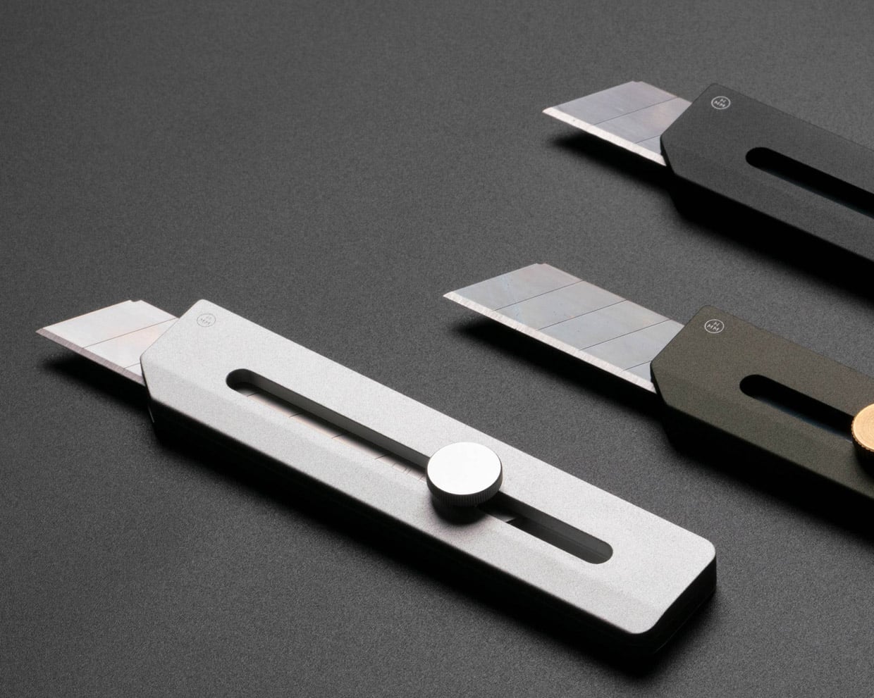 HMM Utility Knife Combines Minimalist Design and Precision Cutting