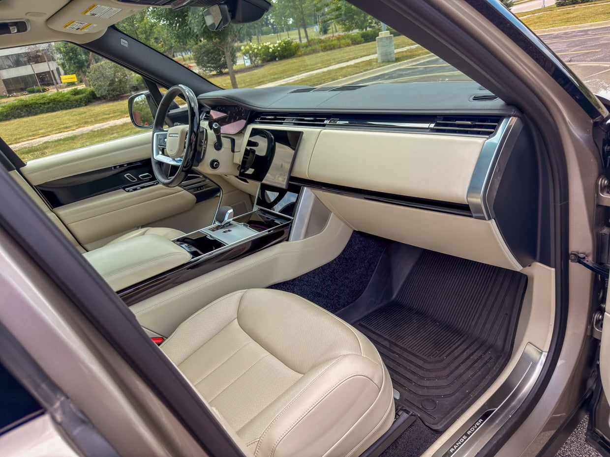 Range Rover L460 P540 Batumi Gold Interior Front