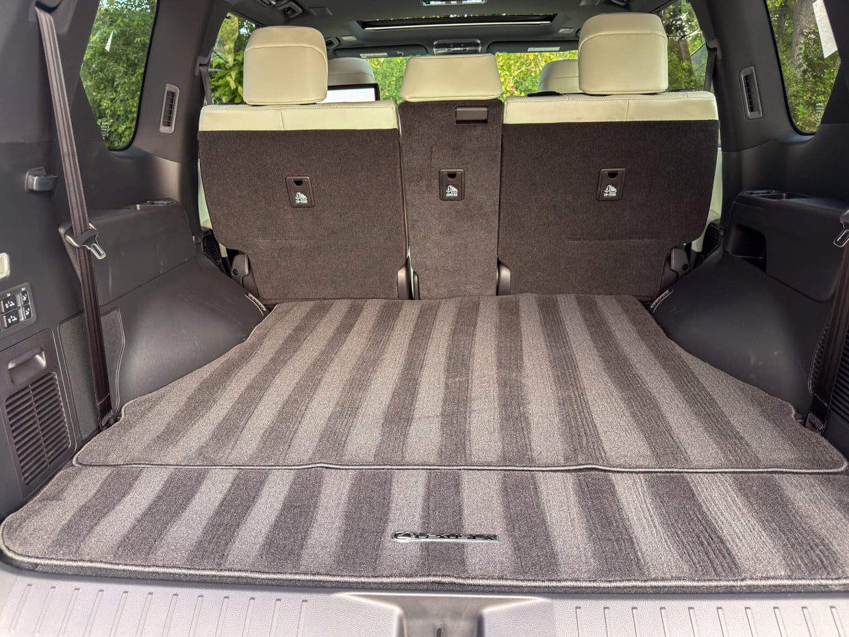 2026 Lexus LX 600 - cargo area
