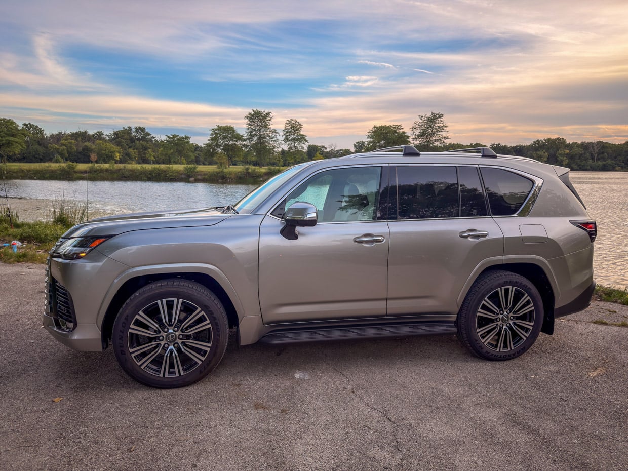 2026 Lexus LX 600 - side view